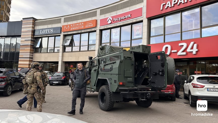 Супермаркет, у якому зачинився стрілець