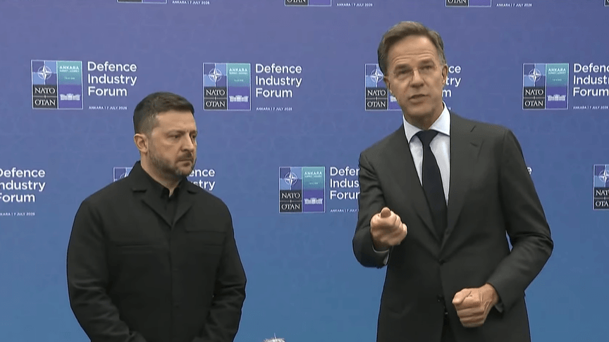 Генеральний секретар НАТО Марк Рютте (праворуч) та президент України Володимир Зеленський на саміті НАТО в Анкарі, 7 липня 2026 року