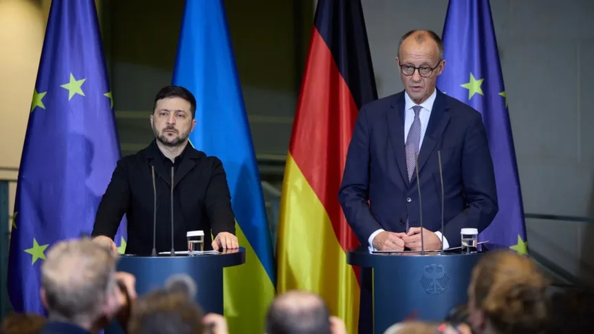 Канцлер Німеччини Фрідріх Мерц та президент України Володимир Зеленський під час пресконференції в Берліні, 15 грудня 2025 року