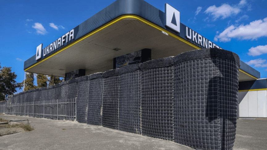 «Укрнафта» встановлює бетонні укриття у Києві та області