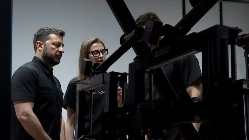 Ілюстративне фото. Президент Володимир Зеленський відвідує виробництво дронів-перехоплювачів