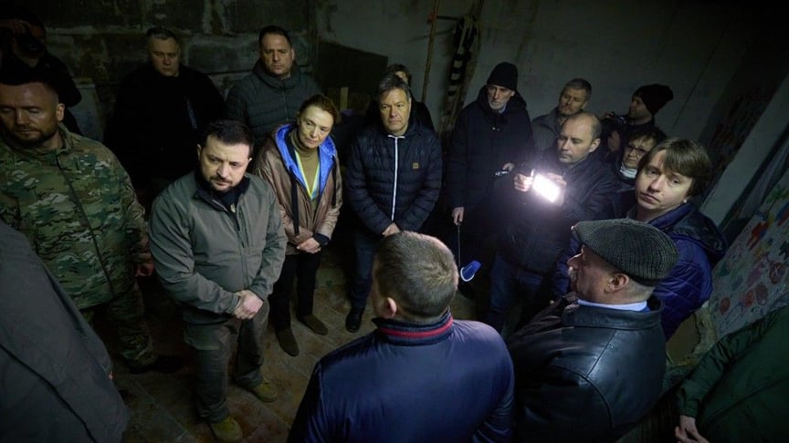 Володимир Зеленський відвідує підвал у Ягідному