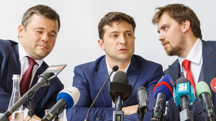From left to right: Head of the Presidential Office of Ukraine Andriy Bohdan, President of Ukraine Volodymyr Zelenskyy, and Prime Minister Oleksiy Honcharuk at a press briefing on July 6, 2019.