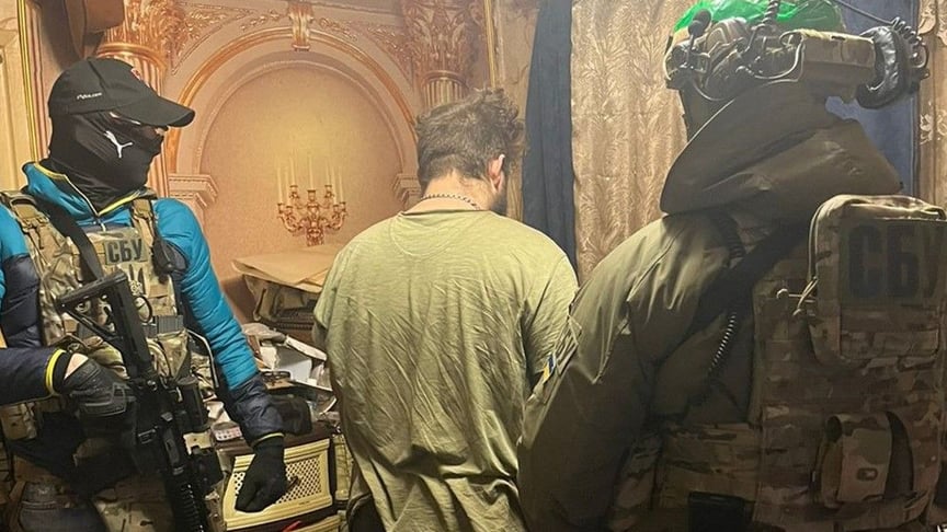 Жителя Мирнограда підозрюють у поширенні даних про вогневі позиції ЗСУ у проросійськи налаштованих групах