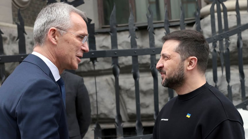 Генсек НАТО Єнс Столтенберг і президент Володимир Зеленський у Києві, 20 квітня 2023 року