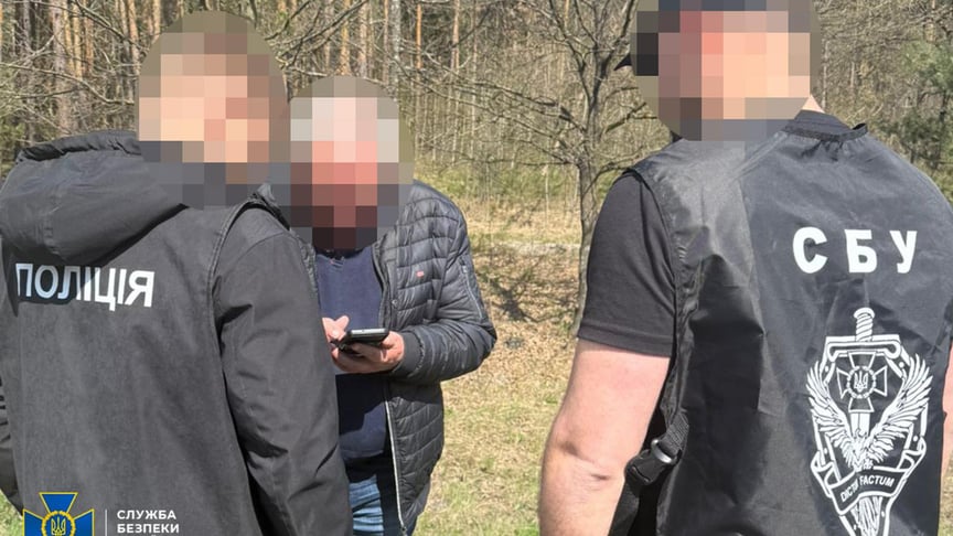 Правоохоронці затримали посадовця військової частини, який нібито вимагав гроші від інших військових