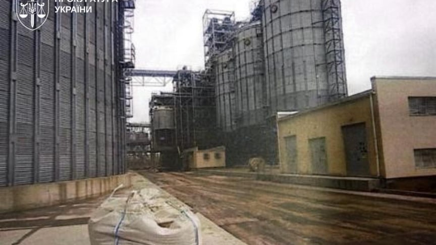 Ексміністру агрополітики України закидають махінації із зерном. Його відправили під варту