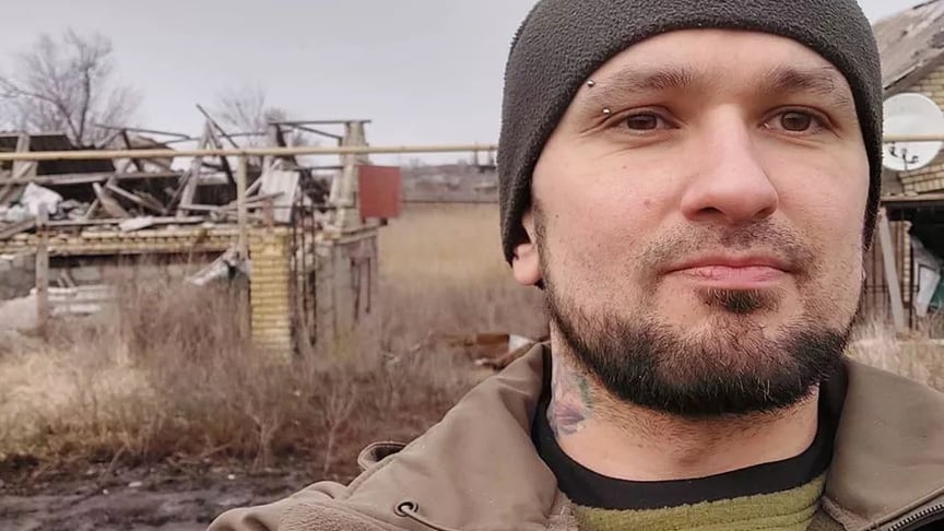 Військовий та активісти відмовилися від нагород УПЦ КП у підтримку бійця і відкритого гея Пилипенка