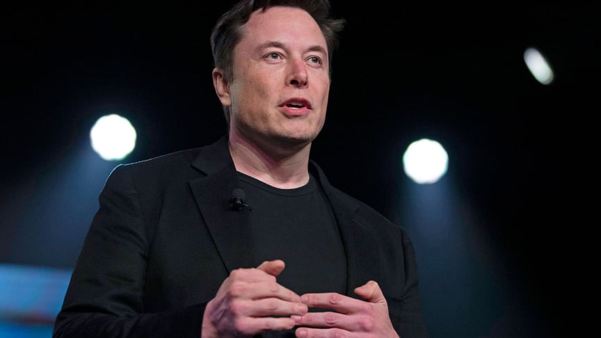 Илон Маск выступает на презентации автомобиля Tesla Model Y в городе Хоторн, штат Калифорния, 14 марта 2019 года