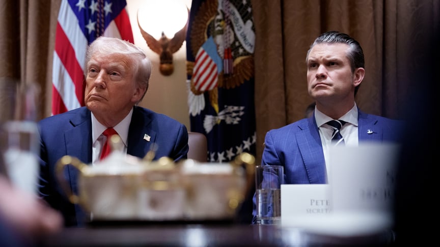 Президент США Дональд Трамп та глава Пентагону Піт Гегсет