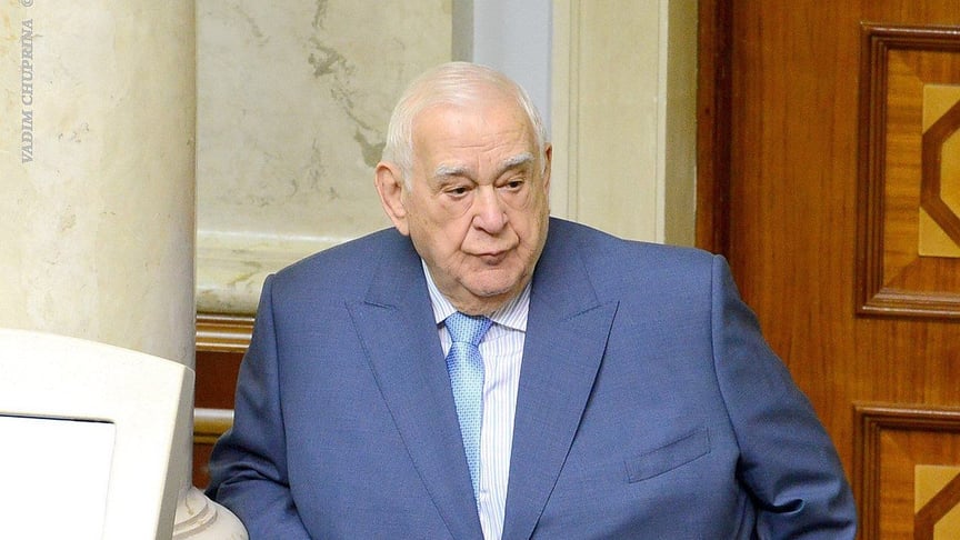 Народный депутат Ефим Звягильский, здание Верховной Рады, 2013 год