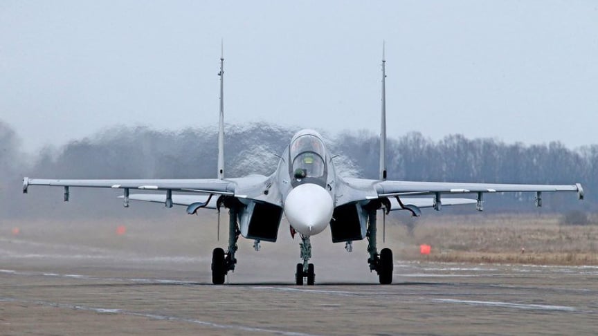 російський винищувач Су-30СМ російський винищувач Су-30СМ