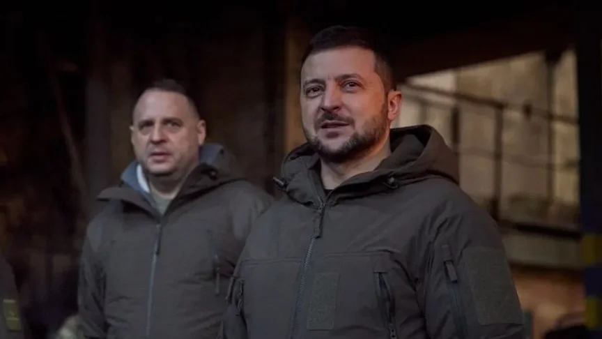 Фото ілюстративне. Андрій Єрмак та Володимир Зеленський під час робочої поїздки на Донеччину, 20 грудня 2022 року