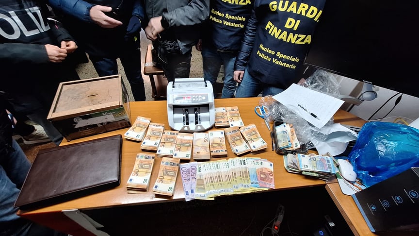 Італійські поліціянти затримали 9 підозрюваних у передачі ХАМАСу близько 7 мільйонів євро