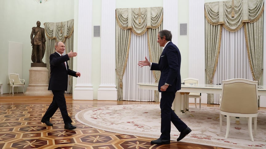 Глава росії володимир путін приймає гендиректора МАГАТЕ Рафаеля Гроссі у кремлі, 25 вересня 2025 року