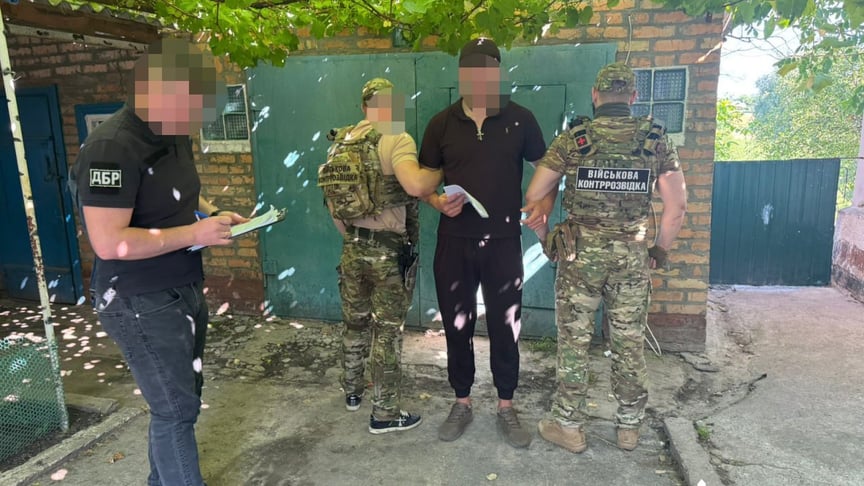 Фігуранту повідомляють про підозру в насильстві щодо полонених українських військових Фігуранту повідомляють про підозру в насильстві щодо полонених українських військових