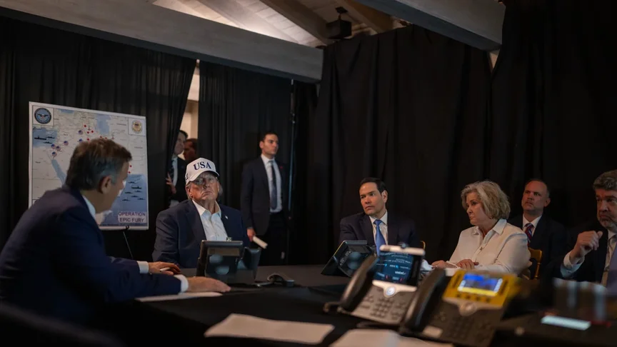 Президент США Дональд Трамп стежить за військовою операцією США в Ірані, 28 лютого 2026 року