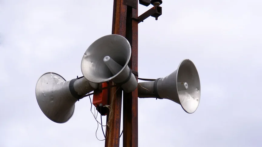 Сирена оповіщення про повітряну тривогу — стокове фото