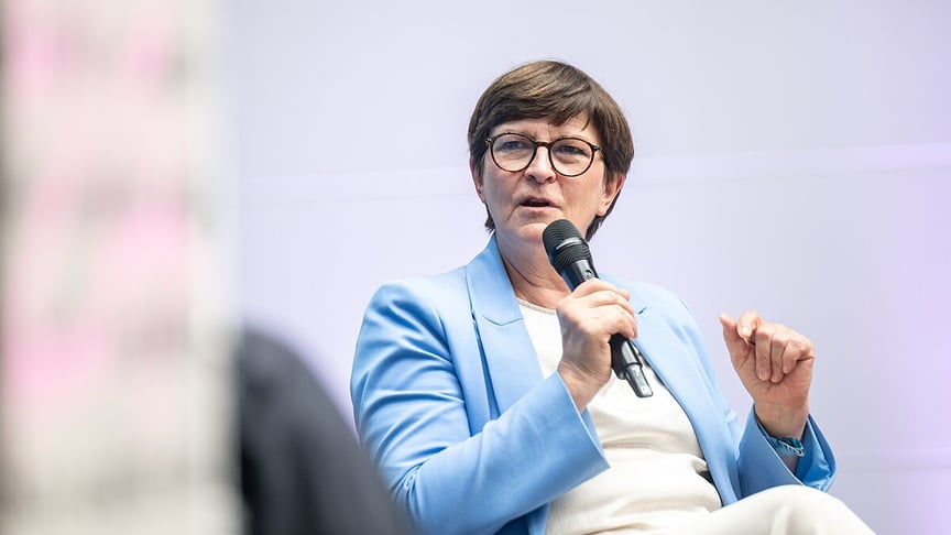 Саскія Ескен Лідерка Соціал-демократичної партії Німеччини Саскія Ескен