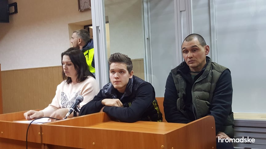 Подозреваемый в убийстве волонтера Артема Мирошниченко Николай Барабаш (в центре). 11 декабря 2019 год.