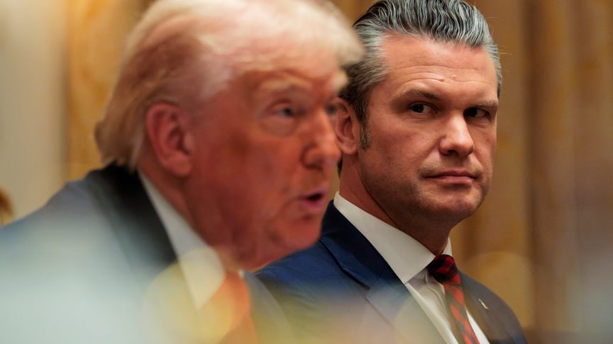 Президент США Дональд Трамп та міністр війни США Піт Гегсет
