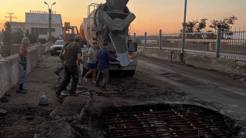 Antonivskyi and Kakhovskyi bridges in Kherson Oblast struck once again by Ukrainian army