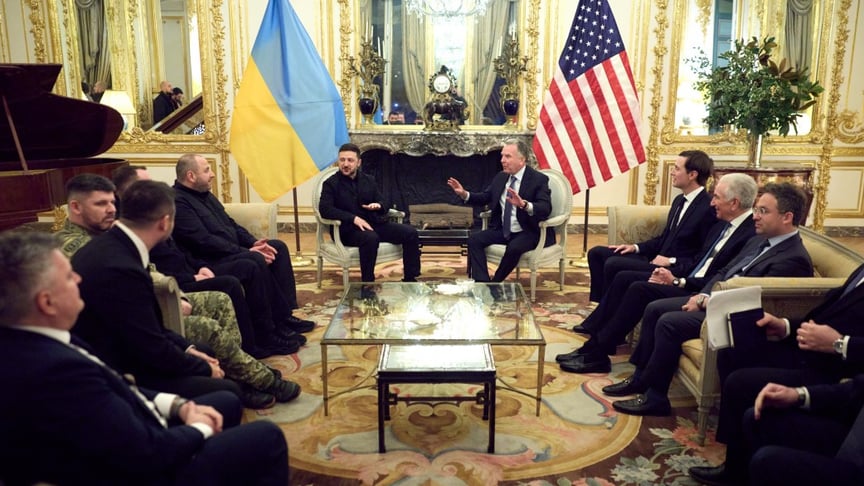 Президент Володимир Зеленський з представниками США Стівеном Віткоффом і Джаредом Кушнером, париж, 7 січня 2026 року