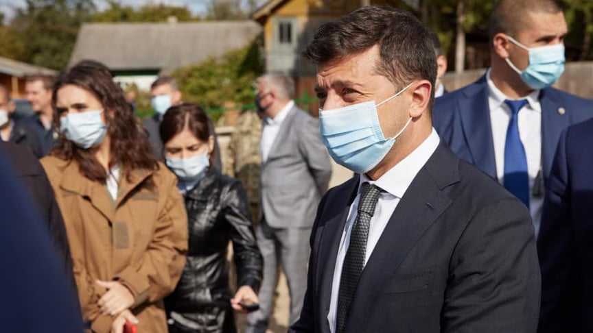 Зеленський знайшов винуватців спалаху COVID-19 в Україні: місцеві вибори й чинна місцева влада