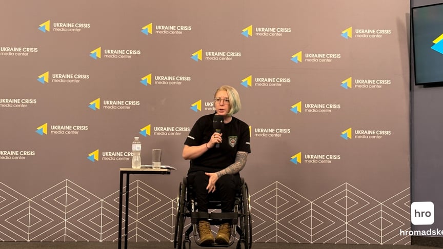 Засновниця та очільниця «Госпітальєрів» Яна Зінкевич під час брифінгу в «Українському кризовому медіацентрі», Київ, 1 травня 2026 року