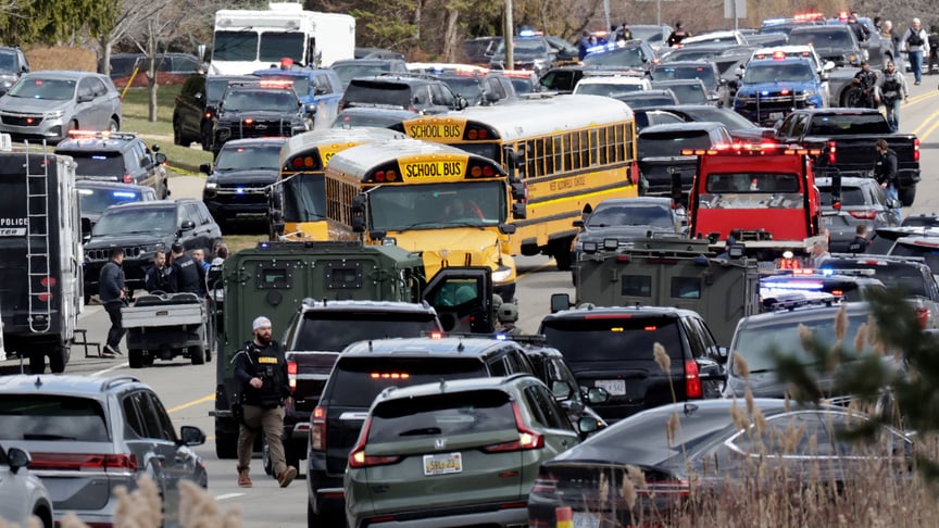 Правоохоронці на місці події стрілянини біля синагоги Temple Israel, Вест-Блумфілд, штат Мічиган, 12 березня 2026 року