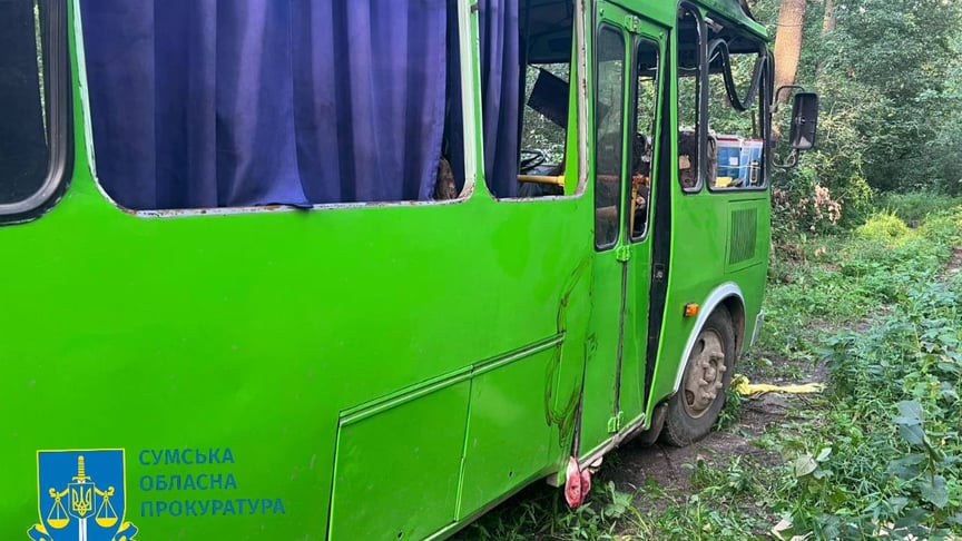 російські війська атакували автобус з людьми на Сумщині, 27 липня 2025 року