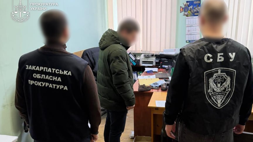 Колишній народний депутат отримав бронювання «на папері», а потім виїхав за кордон — слідство