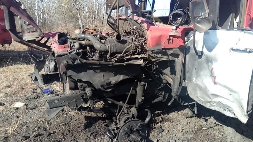 В Луганской области подорвался пожарный автомобиль: три человека пострадали