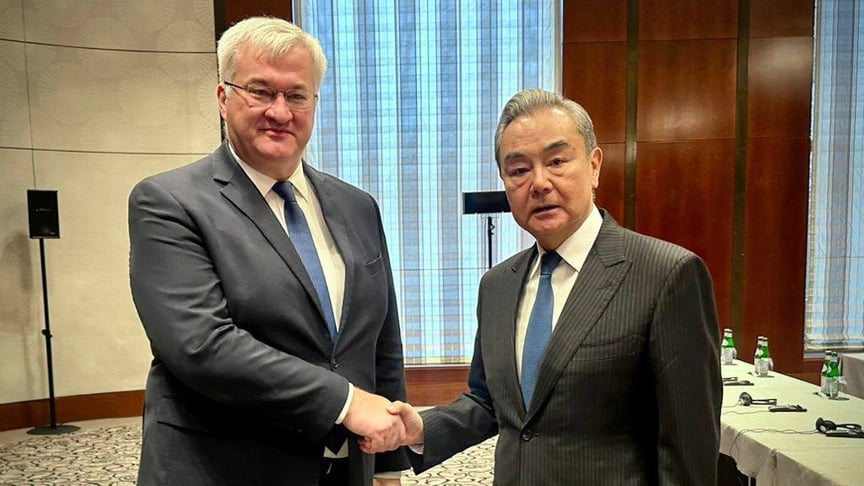 Міністр закордонних справ України Андрій Сибіга провів у Мюнхені двосторонні переговори з китайським колегою Ван Ї