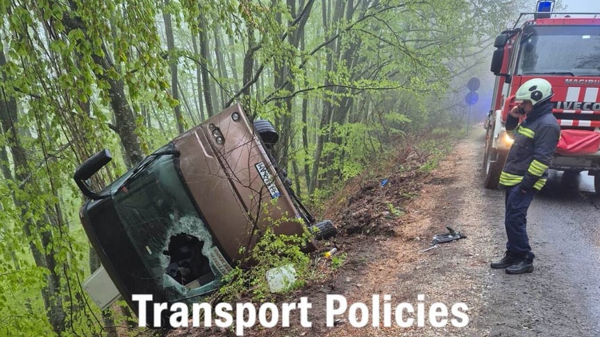 Автобус, який наїхав на групу українців