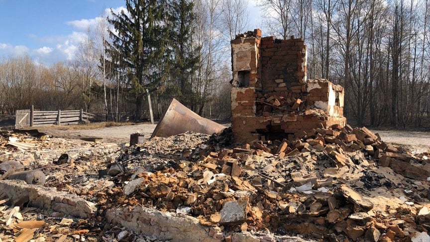 Село Магдин в Житомирской области пострадавшее от пожаров, 21 апреля 2020