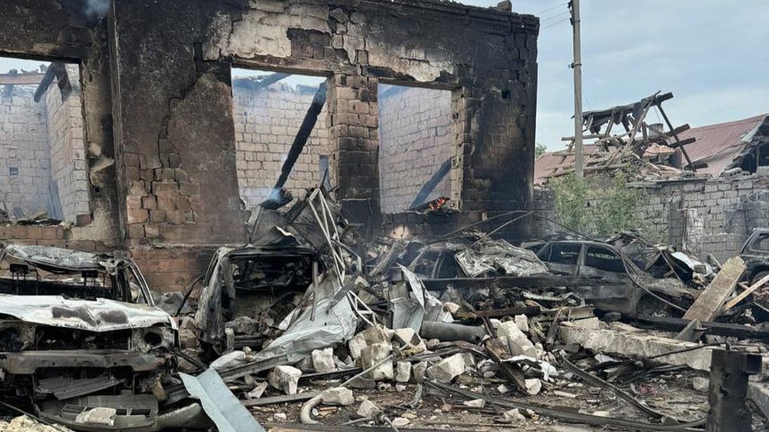 Наслідки російського авіаобстрілу в Селидовому на Донеччині, 5 липня 2024 року