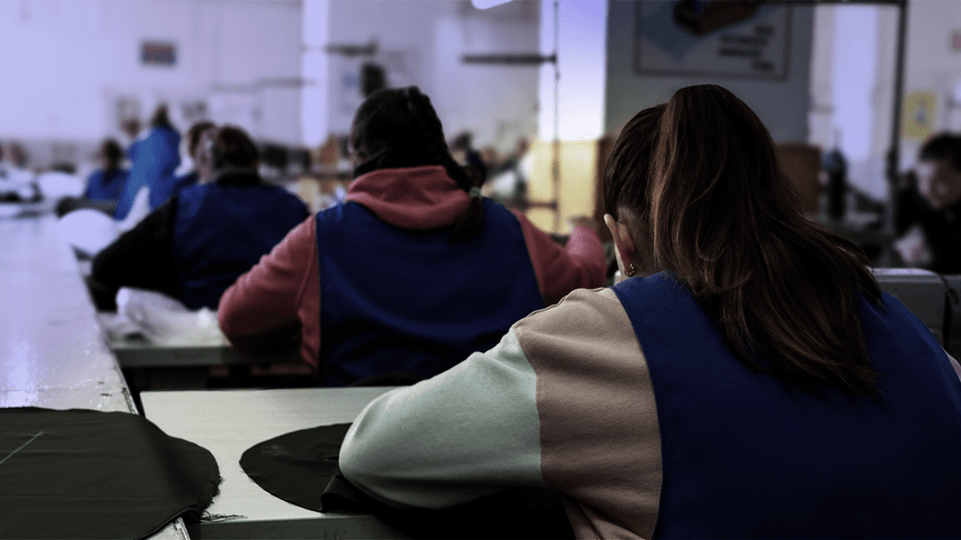 «Допоможіть піти воювати». Чому в жіночій колонії черга охочих долучитися до війська, але беруть не всіх