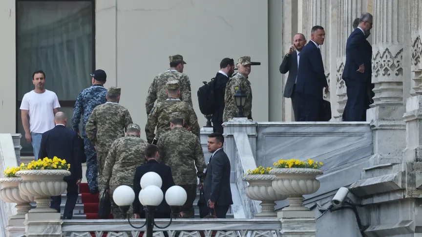 Українська делегація на місці проведення перемовин з росіянами у Стамбулі Українська делегація на місці проведення перемовин із росіянами у Стамбулі