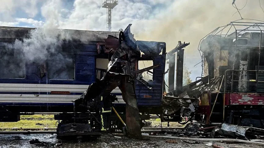 Наслідки російського удару по вокзалу в Шостці на Сумщині, 4 жовтня 2025 року