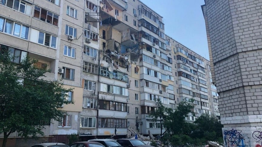 У Дарницькому районі столиці в десятиповерховому житловому будинку стався вибух, 21 червня 2020 року