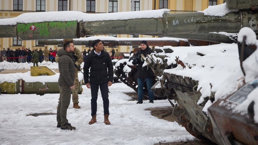 Volodymyr Zelenskyy and Rishi Sunak inspected the exhibition of destroyed military equipment of the Russian occupiers on Mykhailivska Square in Kyiv, November 19, 2022