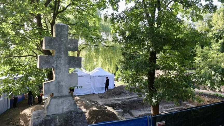 Територія колишнього цвинтаря у Львові, де відбувалася ексгумація
