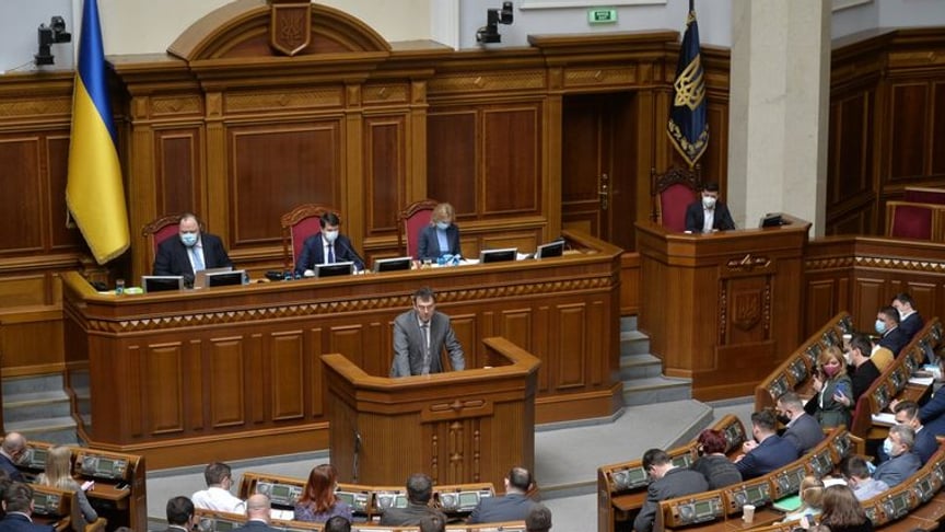 Danylo Hetmantsev, Chairman of the Verkhovna Rada Committee on Finance, Tax and Customs Policy, speaks at the plenary session on May 13, 2020
