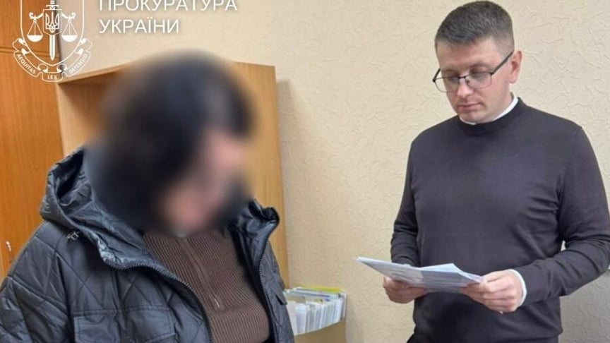 Бухгалтерці управління освіти Дарницької РДА у Києві повідомили про підозру