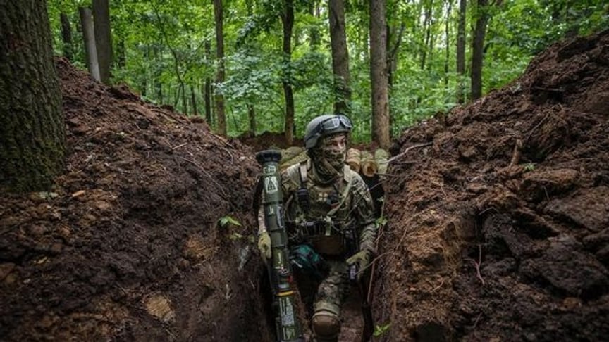 The Ukrainian service member