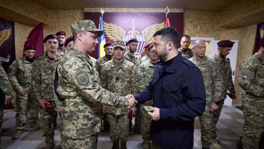 Володимир Зеленський зустрівся з українськими військовими, які беруть участь у Добропільській контрнаступальній операції