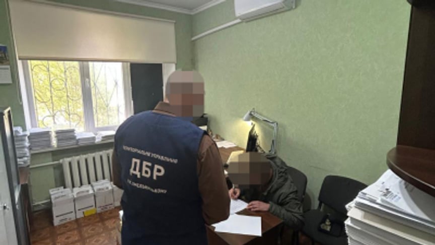 Правоохоронці підозрюють військового у катуванні своєї колишньої дівчини