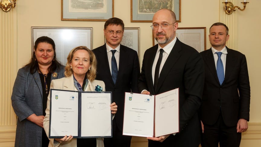 Прем'єр-міністр Денис Шмигаль підписав меморандум із головою ЄІБ Надією Кальвіно