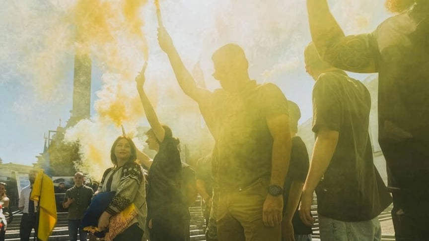 «Не все авиакомпании работают с “грузами 200”. И если на рейсе летит животное, то гроб не возьмут». Все об идентификации и возвращении тел иностранных добровольцев